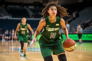 WNBA：卫冕冠军自由人大胜6连胜高居第一 女库里28分全场最高